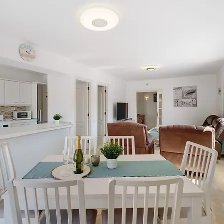 3 Bedrooms With Views Hébergement de vacances
