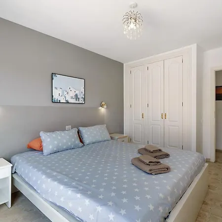 3 Bedrooms With Views *